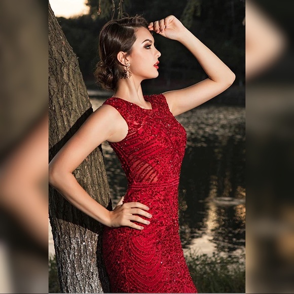 Gorgeous Red Gala Gown 💃🏻 - Picture 7 of 10